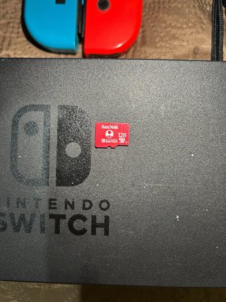 Nintendo Switch + MicroSD 128 GB