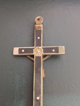 Crucifijo antiguo bronce Jesús calavera