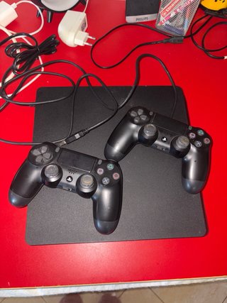 Sony PlayStation 4 (PS4) Nero
