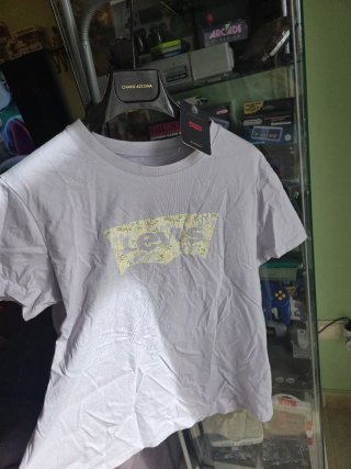 Camiseta Levi's lavanda