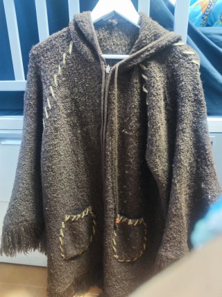 Chaqueta mujer flecos capucha cremallera 2XL.