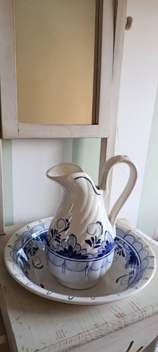 Palanganero blanco vintage cerámica y madera