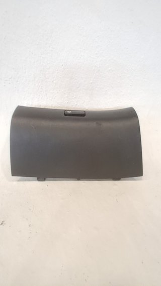 975548 GUANTERA TOYOTA AVENSIS