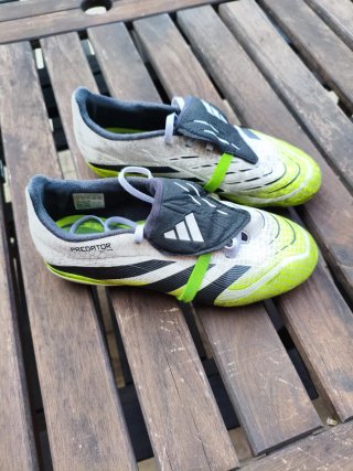 Botas de fútbol Adidas Predator infantiles