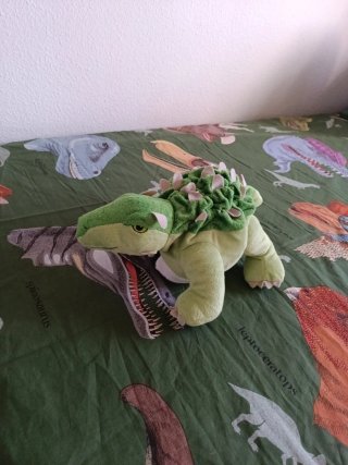 Peluche Huevo estegosaurio IKEA
