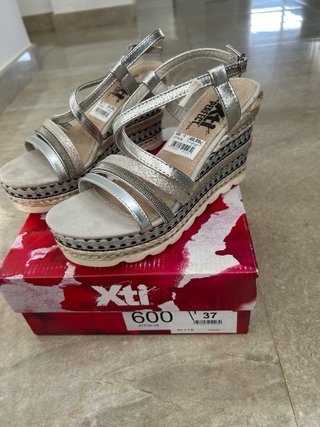 Sandalias cuña Xti plateadas talla 37