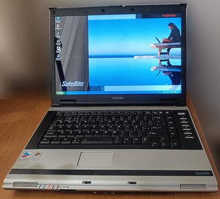 Portátil Toshiba Satellite M70-165