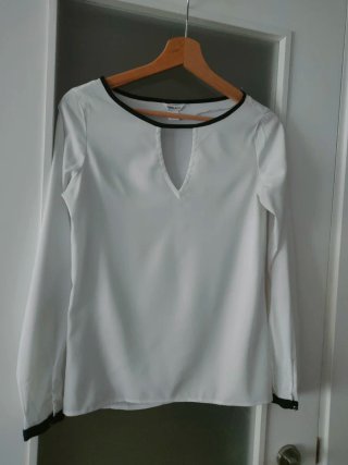 Blusa Suite Blanco Talla XS con escote