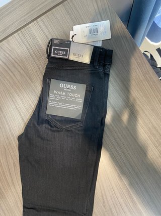 Pantalón Tejano Negro Guess