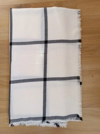 Fular H&M Cuadros Blanco y Negro