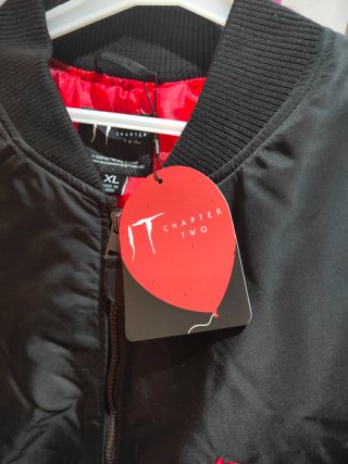 Cazadora Bomber IT Chapter Two Negra Roja