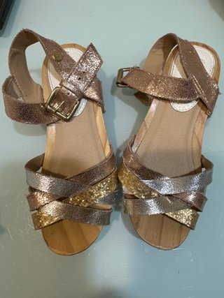 Sandalias de madera para niña talla 32
