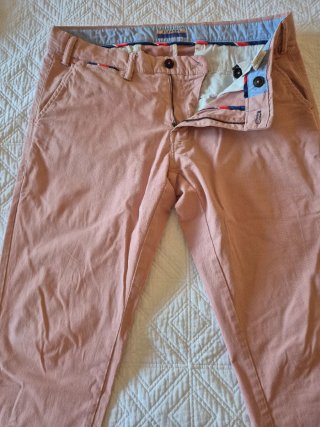 Pantalón Chino Rosa Hombre