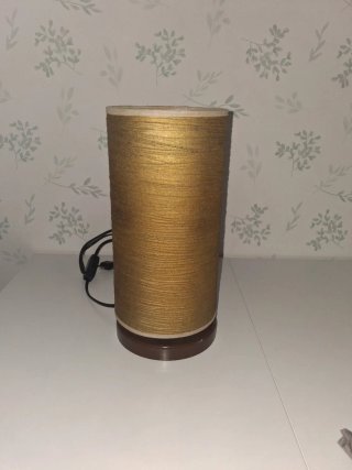 Lámpara de mesa cilíndrica
