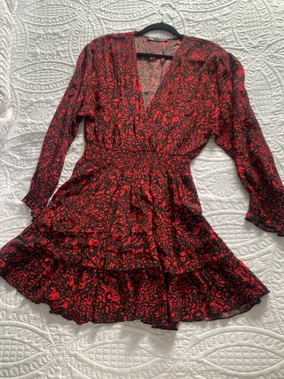 Vestido Zara estampado rojo y negro