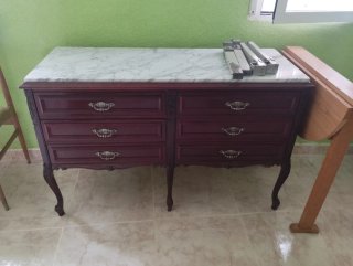 Cómoda Antigua de Madera y Mármol