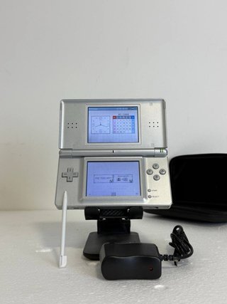 Nintendo DS Lite Argento + Caricatore + Custodia