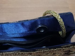 Bolso de fiesta con pedrería azul marino