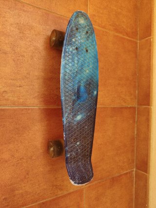 Monopatín Penny Board Azul con luces en las ruedas