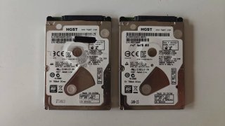 2x HD 2,5" 500 GB Hitachi GST