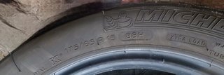 2 Ruedas Michelin 175/65 R15 88H