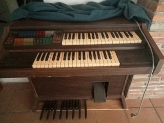 Órgano piano vintage