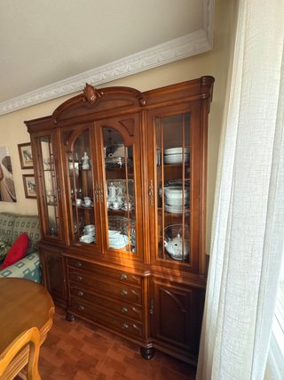Mueble de Salón de Madera Clásico