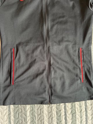 Chaqueta Nike Negra Cremallera Roja