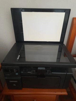 Impresora HP LaserJet con Escáner