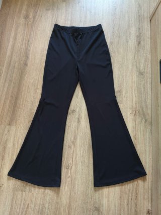 Pantalón Negro acampanado Talla M