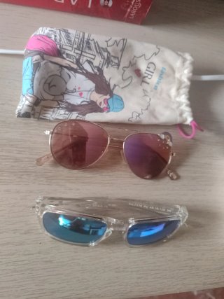Gafas de sol para niña. 2 juegos