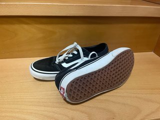 Zapatillas Vans Talla 36 Negras y Blancas