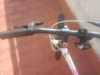 Bicicleta infantil blanca