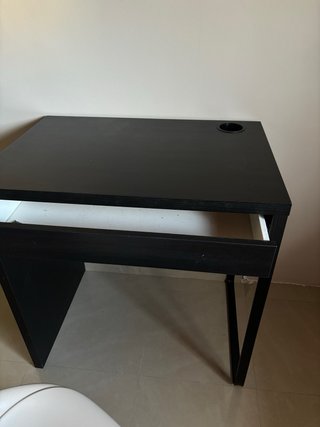 Escritorio Negro y Marrón
