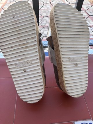 Sandalias pala metalizadas plateadas