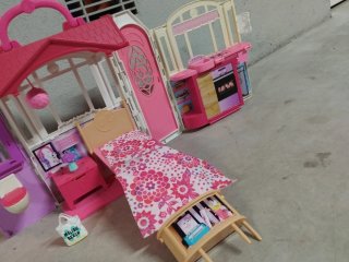 Casa in miniatura Barbie pieghevole rosa