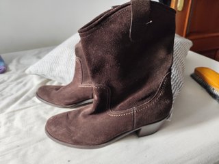 Botines de ante marrón