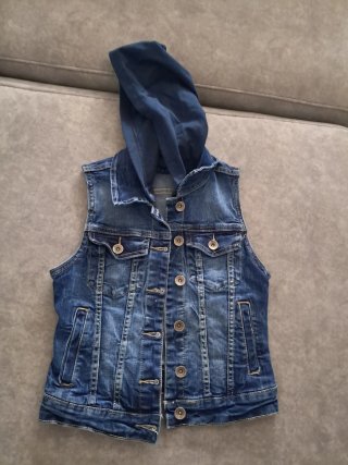 Chaleco vaquero con capucha