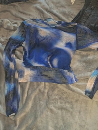 Top de malla con estampado abstracto