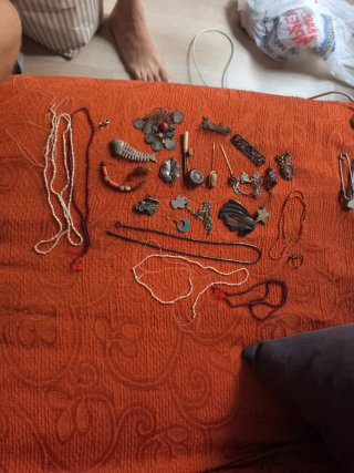 Lotto di bigiotteria e accessori vintage
