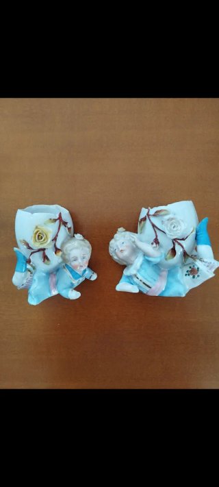 Coppia di uova in porcellana vintage per bambini
