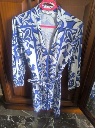 Vestido Zara estampado azul y blanco
