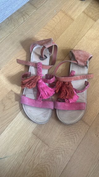 Sandalias con borlas