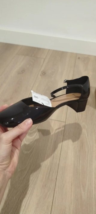 Zapatos Merceditas Charol Negro Mango