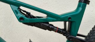 Bicicleta MTB MMR Verde y negra.