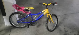 Bicicleta de 20 pulgadas azul y amarilla