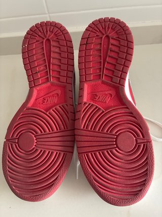 Zapatillas Nike Blancas y Rojas