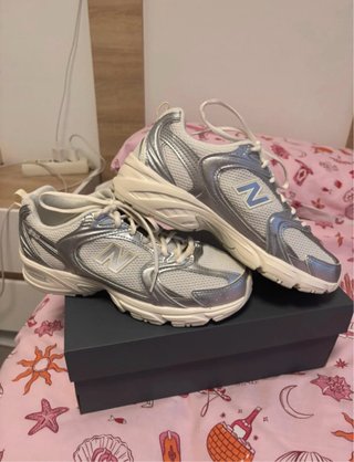 New Balance 530 Plata y Blanco