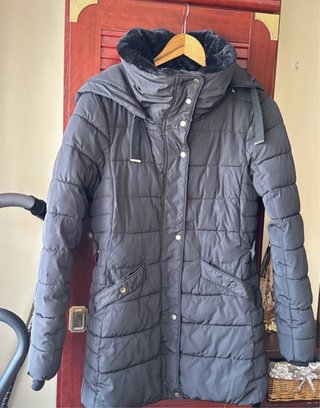 Abrigo de plumas Zara negro