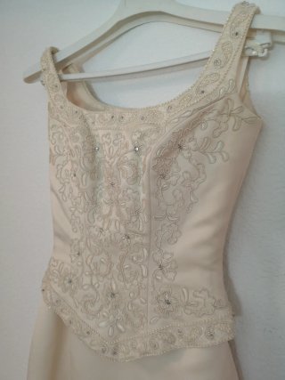 Vestido de Novia con Pedrería Talla 38
